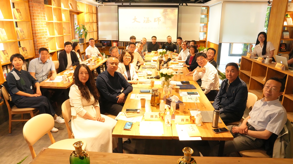 企业主要文化效果 —— 长篇小说《大酒师》在京宣布2.jpg